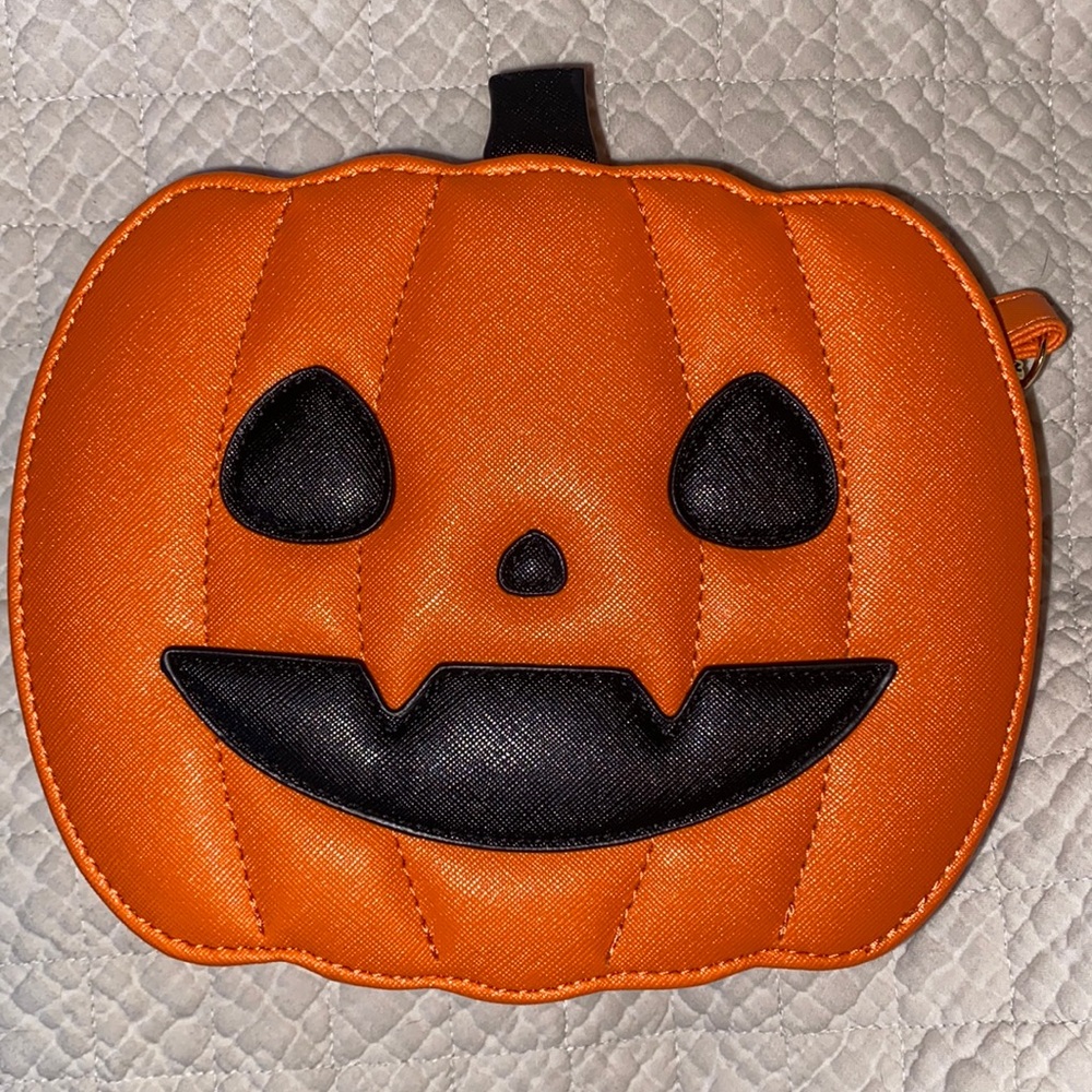 Pumpkin bat purse